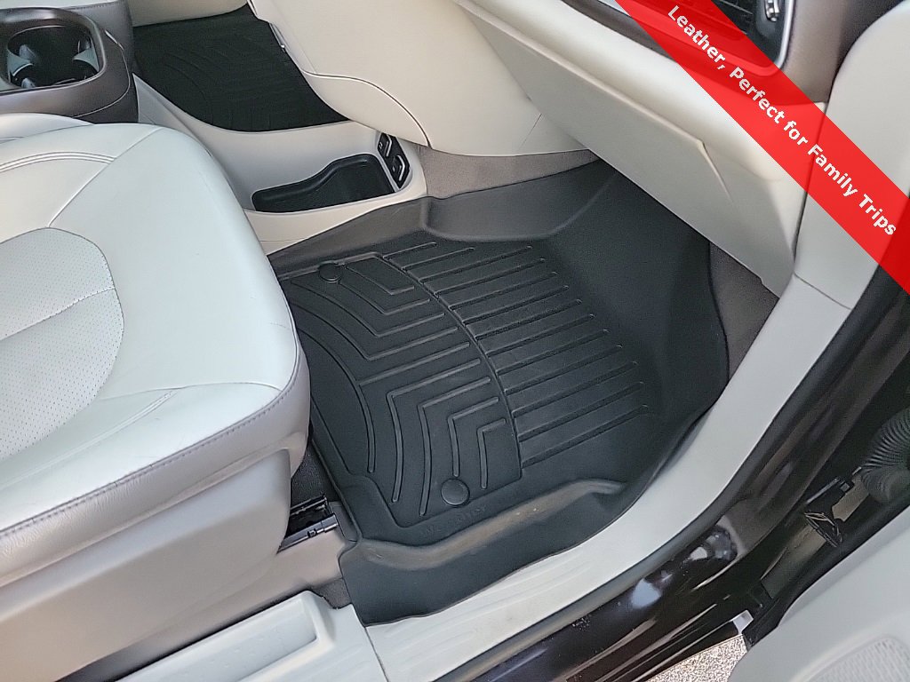 Used 2019 Chrysler Pacifica Touring-L image 47