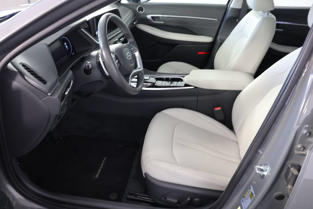 Used 2022 Hyundai Sonata Limited w/ Preferred Accessory Package FWD image 19