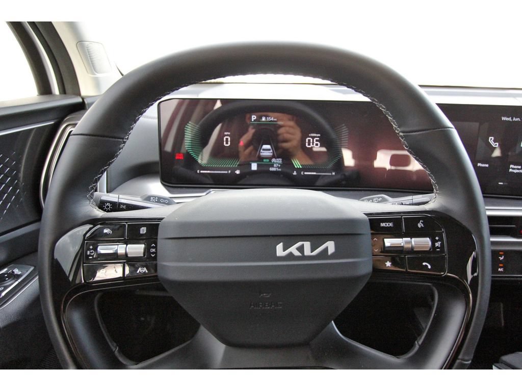 Certified 2026 Kia Sorento LX FWD image 15