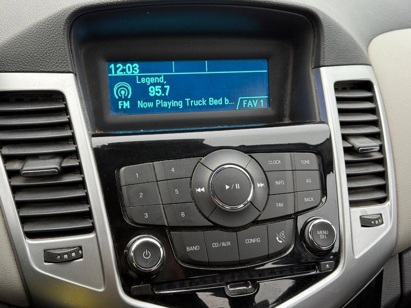 Used 2013 Chevrolet Cruze LS image 13