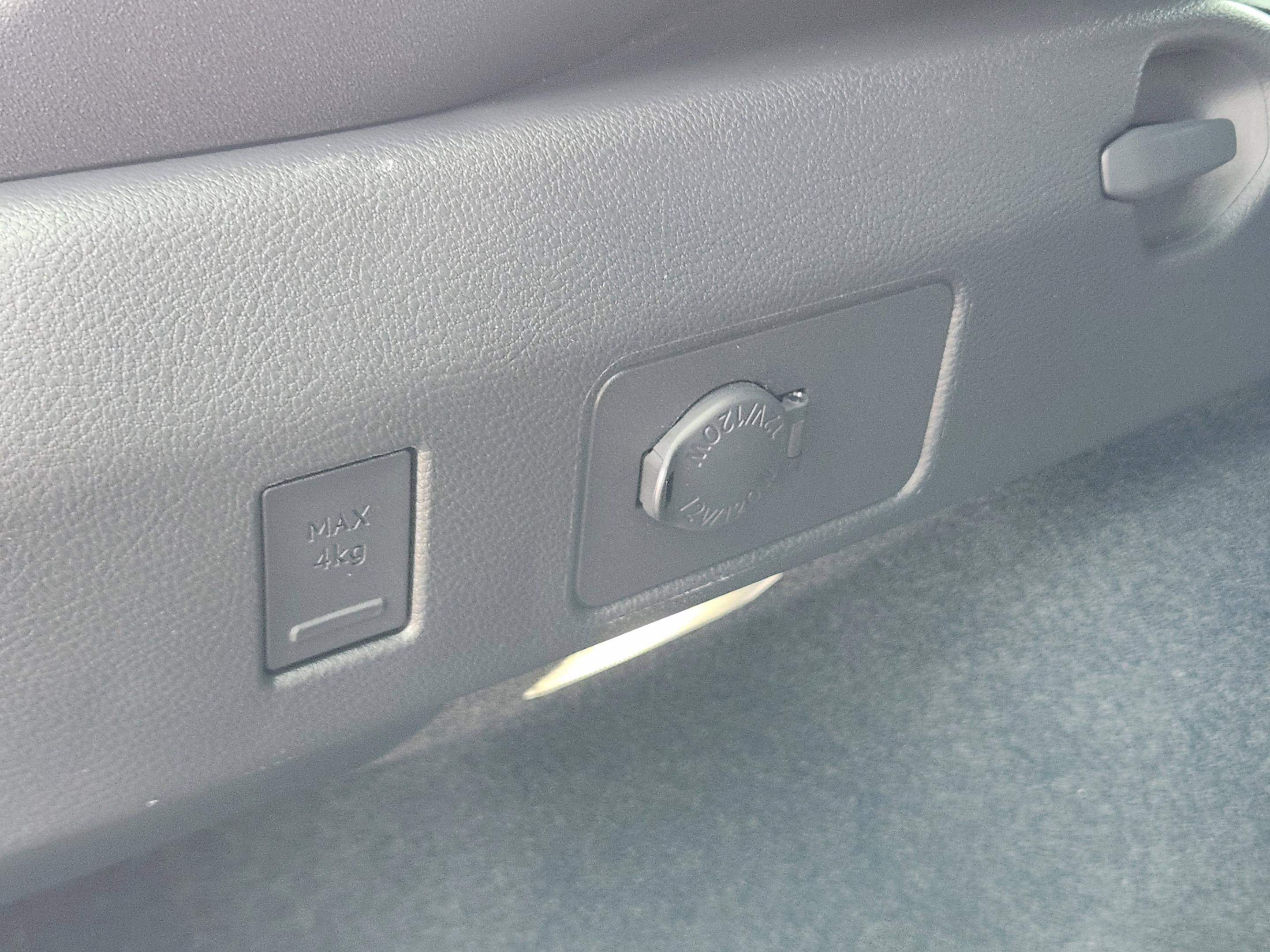 Used 2025 Lexus UX 300h FWD image 32