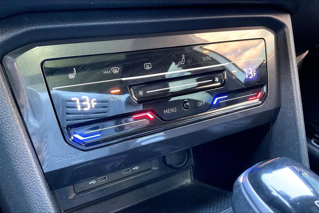 Used 2024 Volkswagen Tiguan SE R-Line image 25