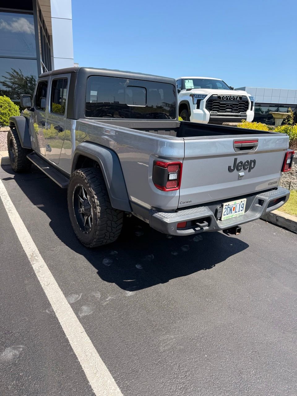 Used 2020 Jeep Gladiator Sport w/ Quick Order Package 24S AWD/4WD image 7