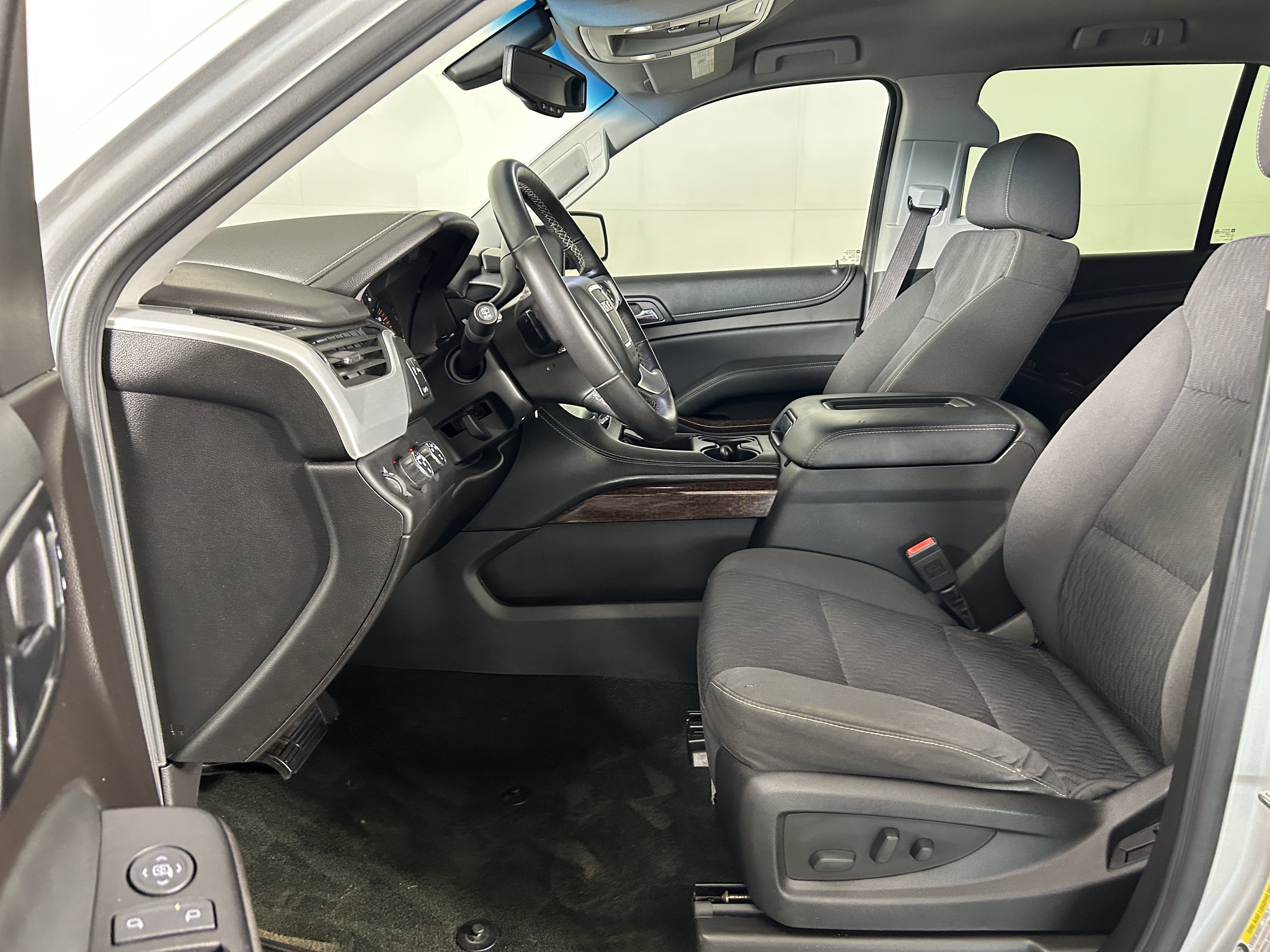 Used 2016 GMC Yukon SLE w/ Convenience Package AWD/4WD image 10