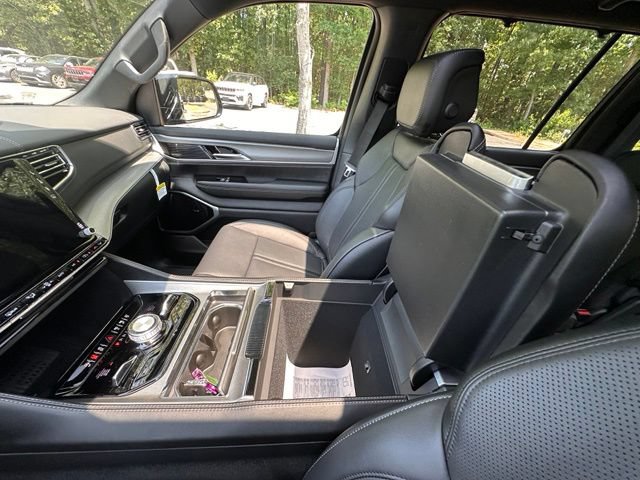 New 2026 Jeep Grand Wagoneer Limited AWD/4WD image 23