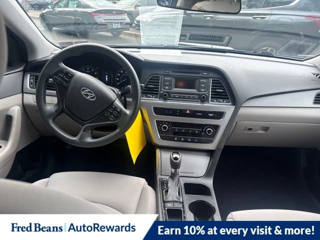 Used 2015 Hyundai Sonata SE FWD image 11