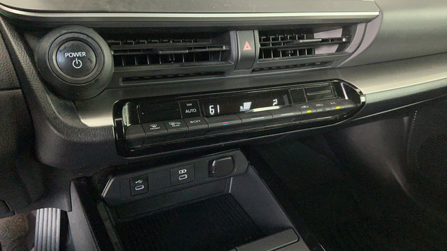 Used 2024 Toyota Prius LE FWD image 16