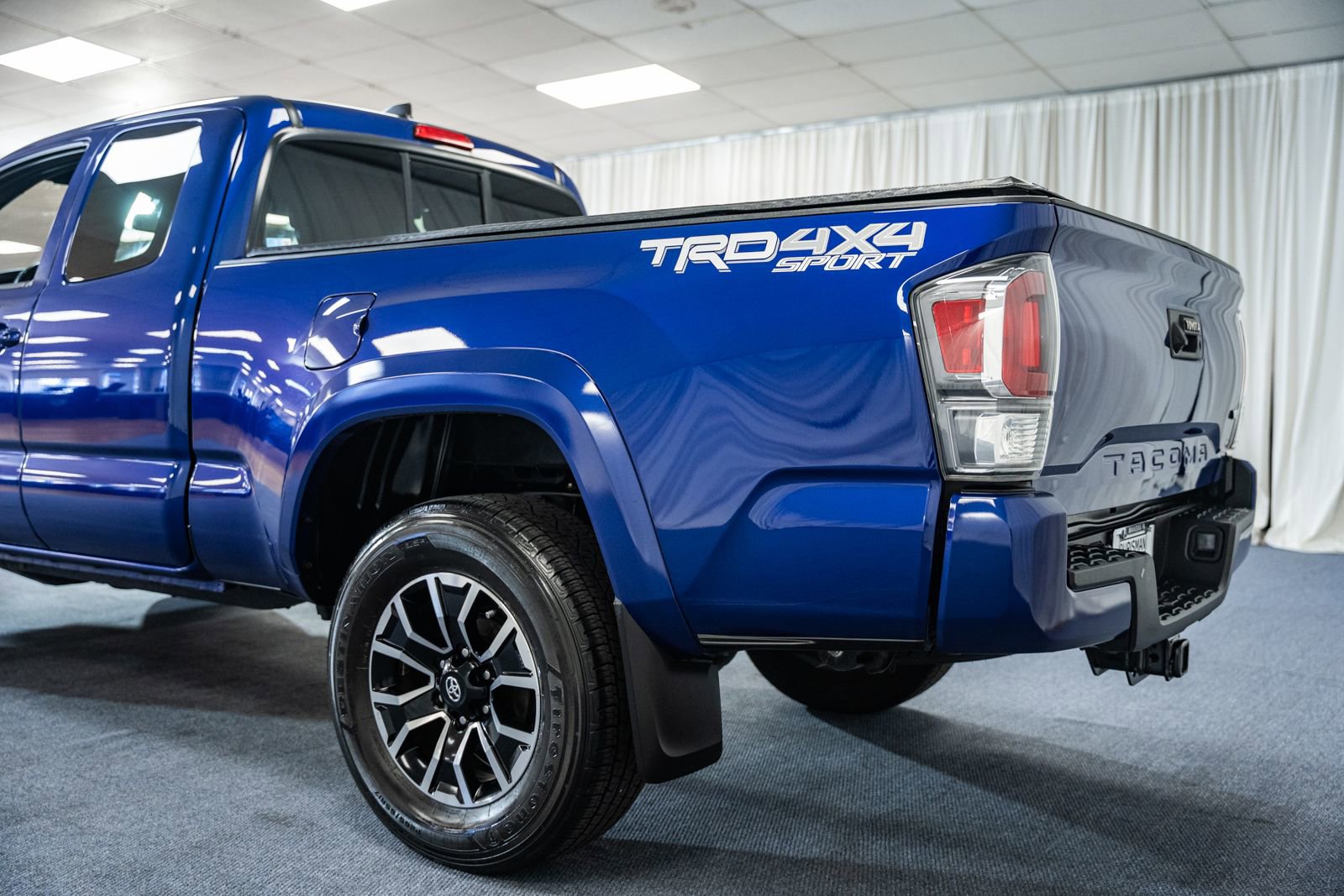 Used 2022 Toyota Tacoma TRD Sport image 6