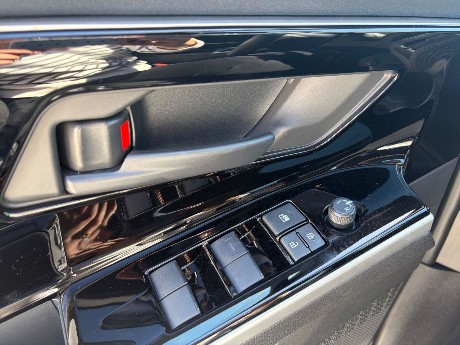 Certified 2025 Toyota bZ4X AWD image 15