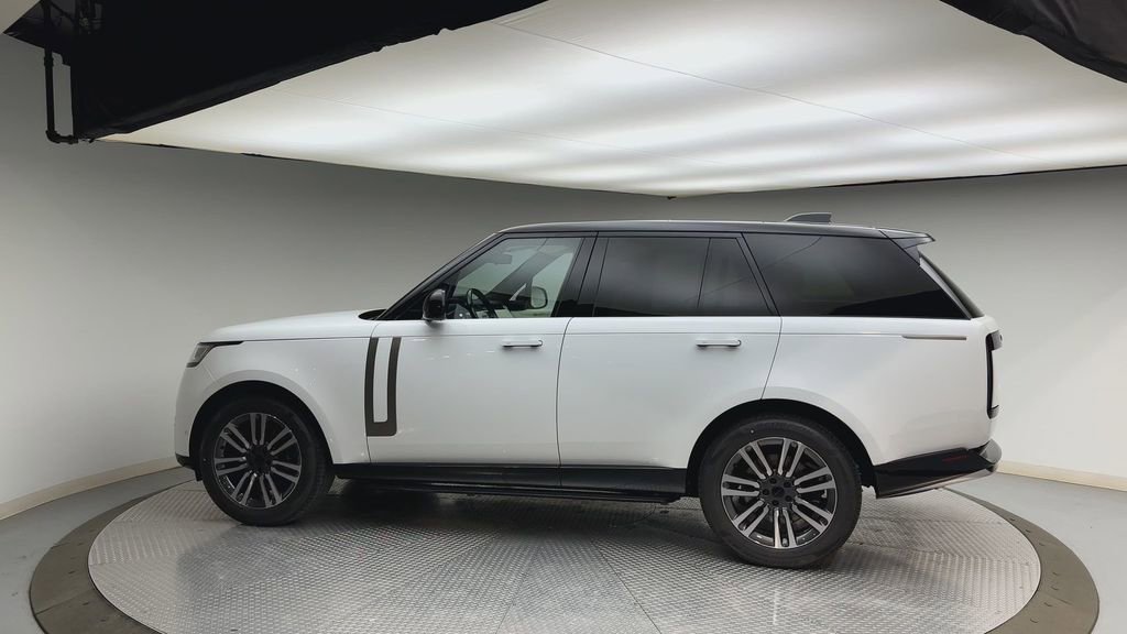 New 2026 Land Rover Range Rover SE image 5