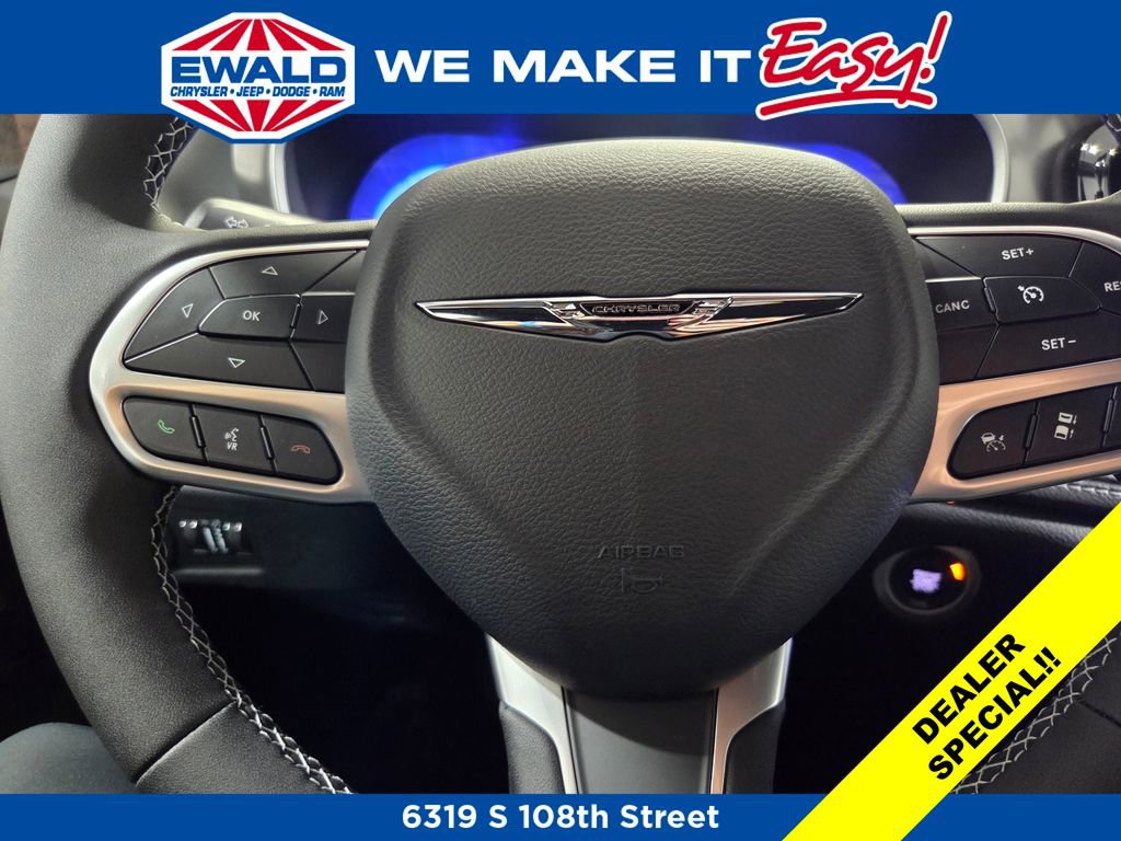 New 2026 Chrysler Pacifica Select FWD image 6