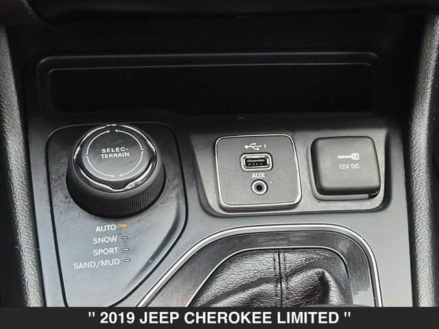 Used 2019 Jeep Cherokee Limited AWD/4WD image 25