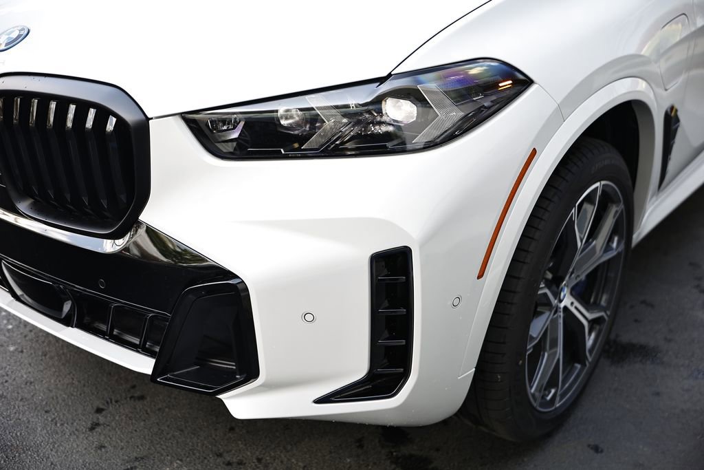 New 2026 BMW X5 xDrive50e w/ M Sport Package image 12