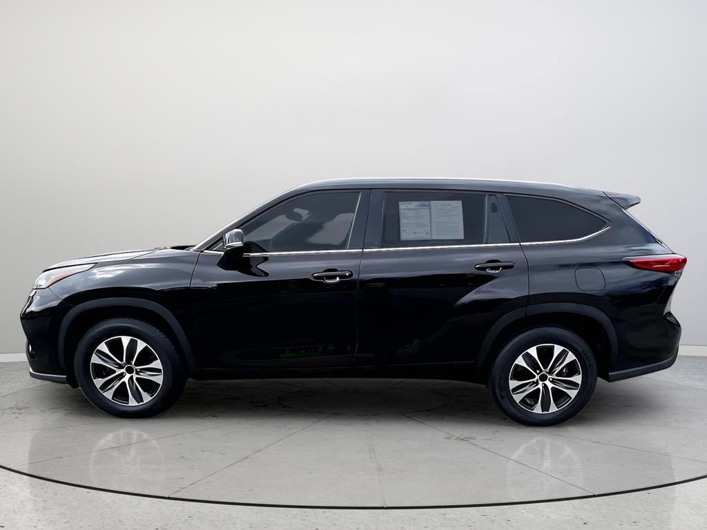 Used 2020 Toyota Highlander XLE image 11