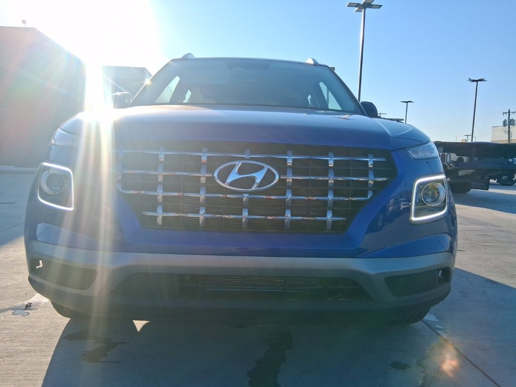 New 2025 Hyundai Venue Limited image 2