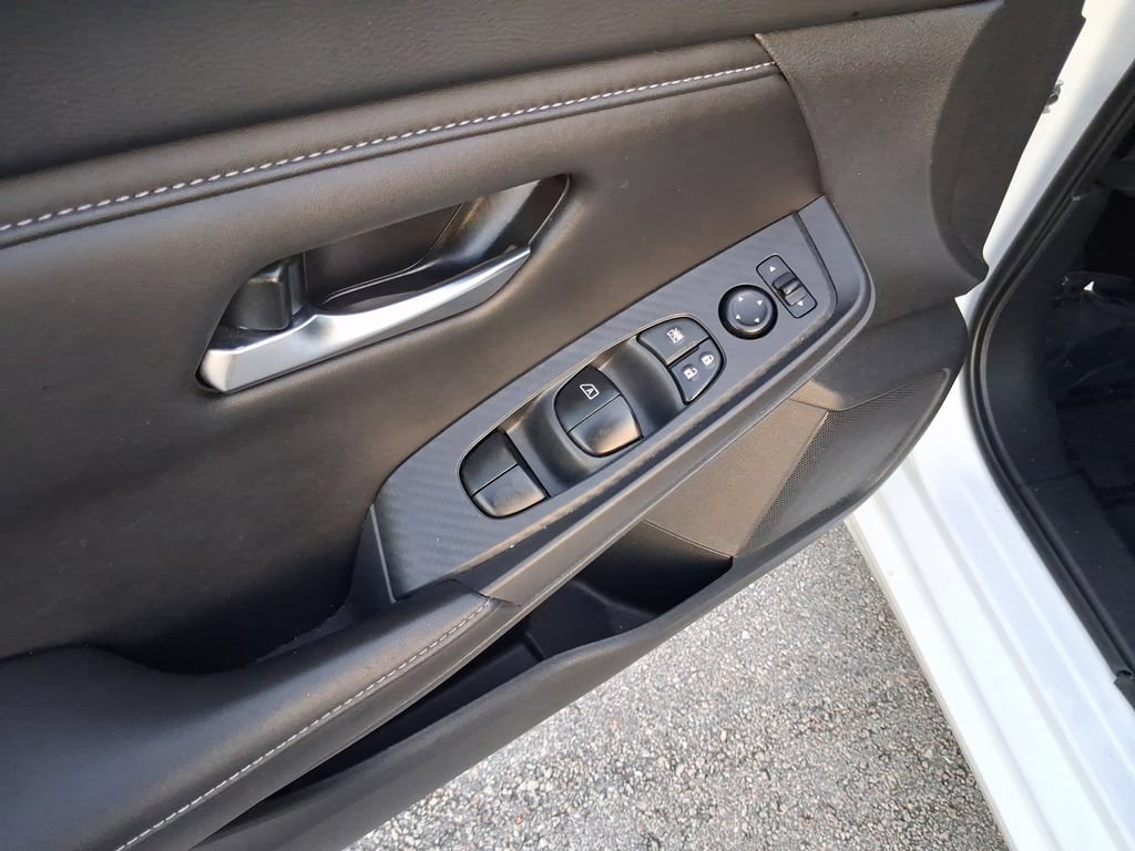 Used 2023 Nissan Sentra SV w/ All-Weather Package FWD image 18