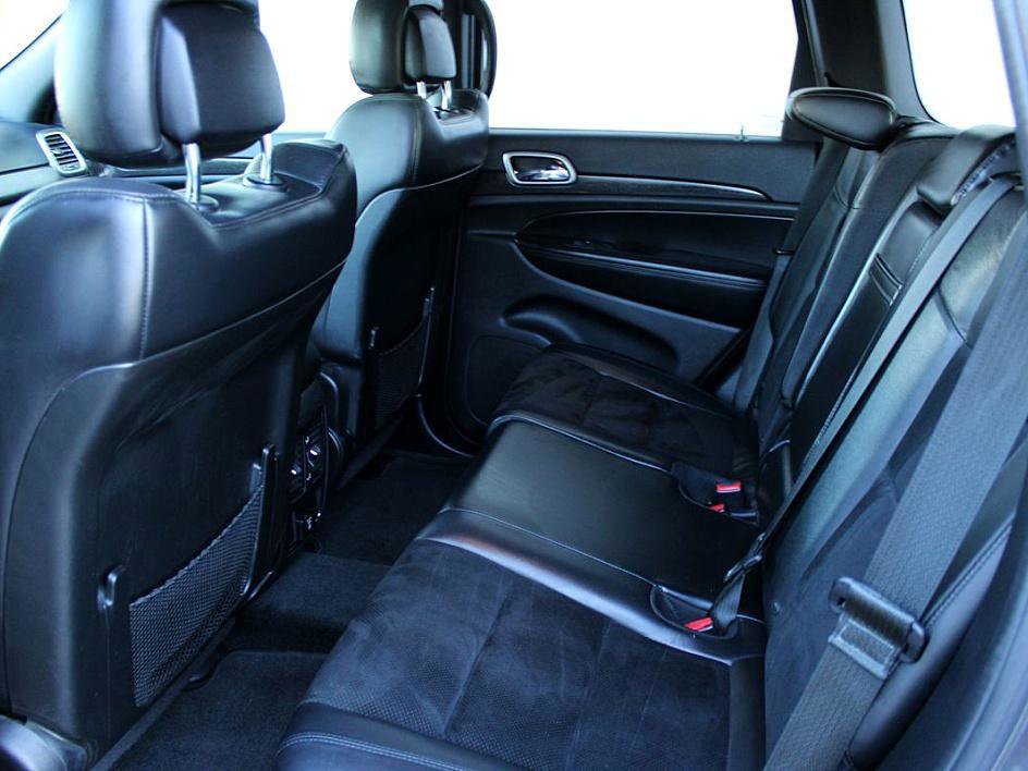 Used 2018 Jeep Grand Cherokee Altitude image 18