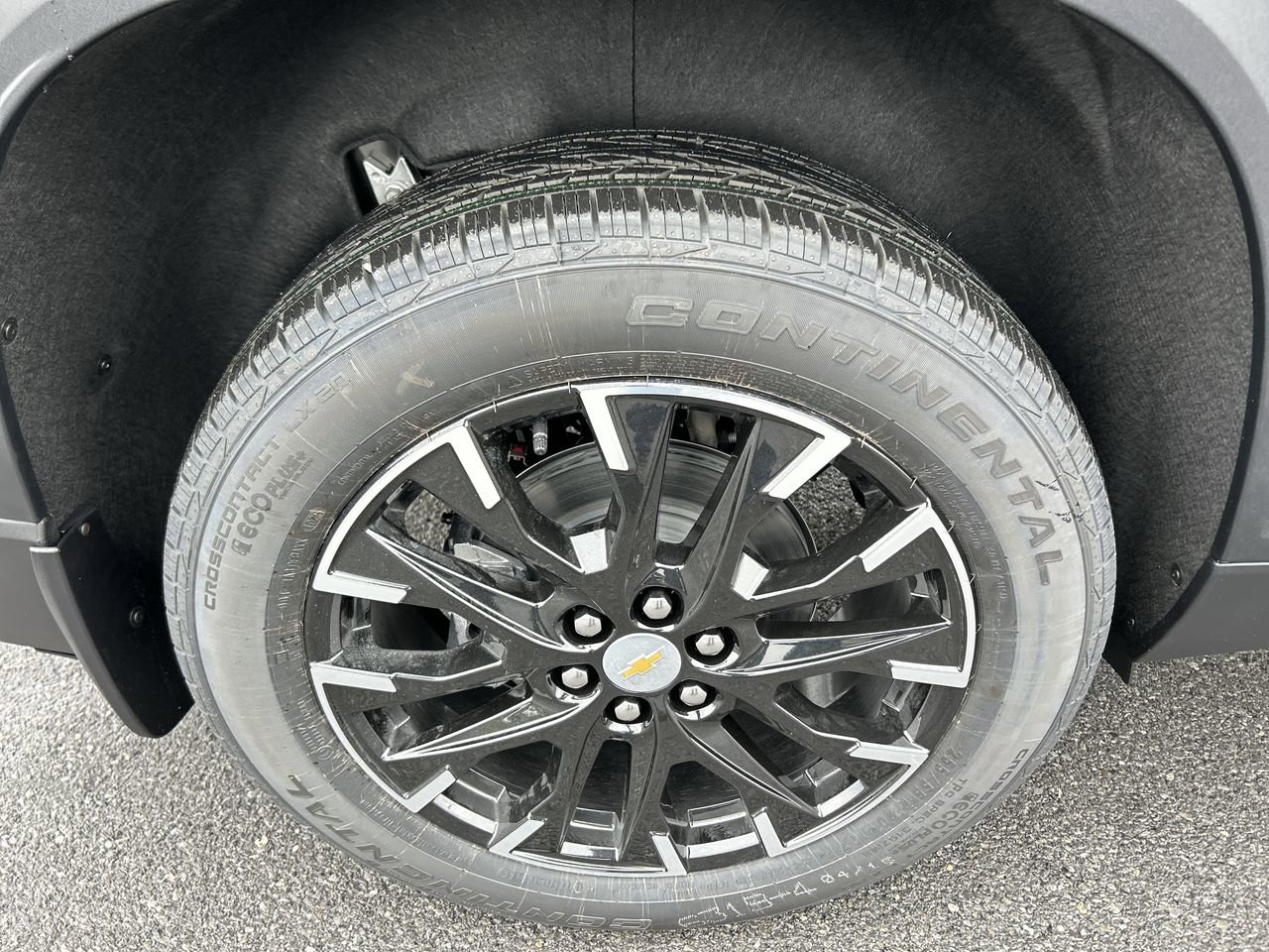 New 2026 Chevrolet Traverse LT w/ Sun and Wheel Package AWD/4WD image 9