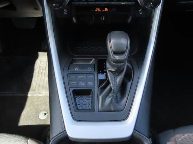 Used 2025 Toyota RAV4 XLE AWD/4WD image 21