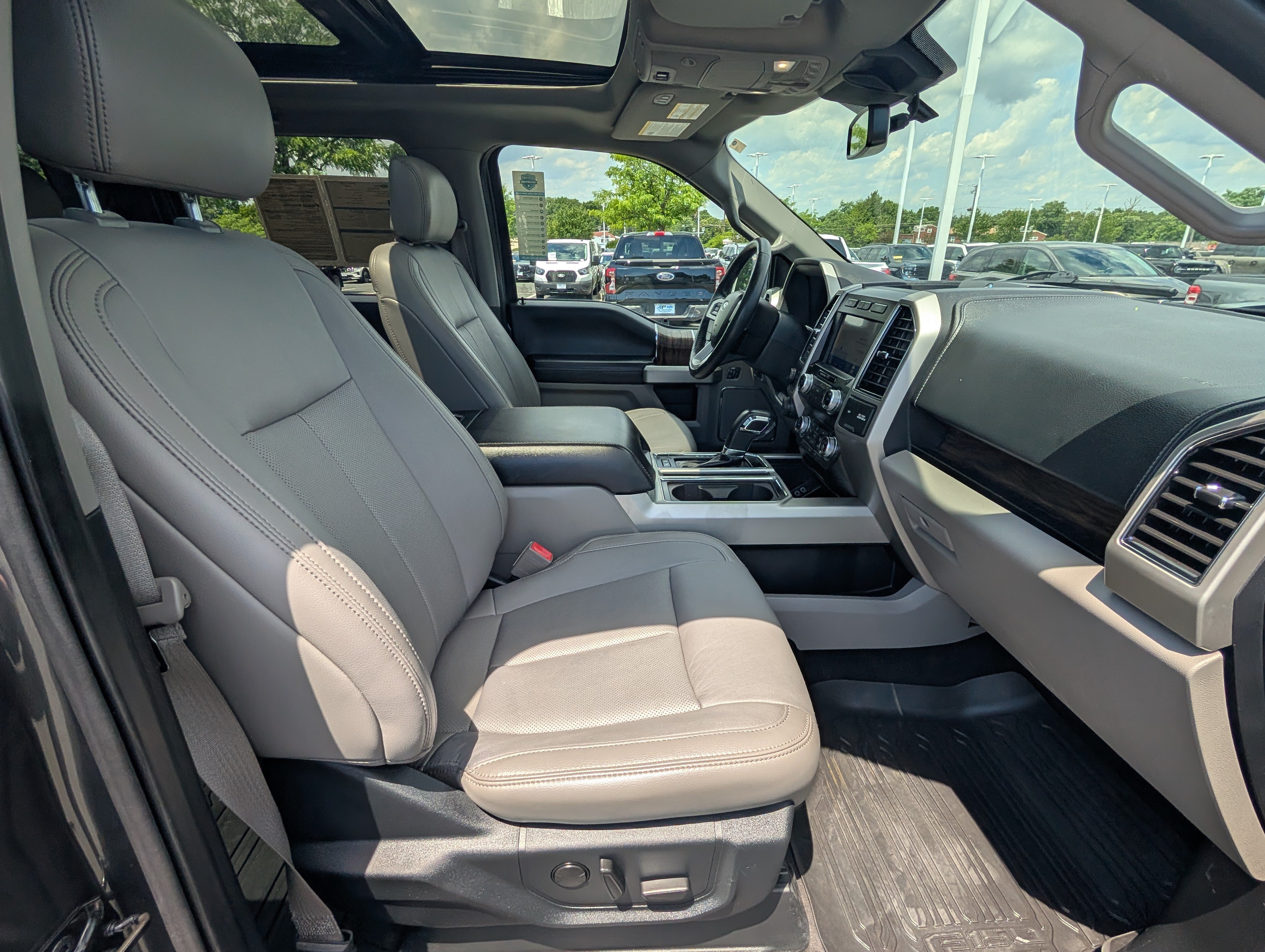Certified 2019 Ford F150 Lariat w/ Equipment Group 502A Luxury AWD/4WD image 12