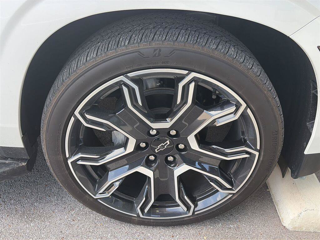Used 2025 Chevrolet Tahoe RST w/ RST Capability Package AWD/4WD image 16