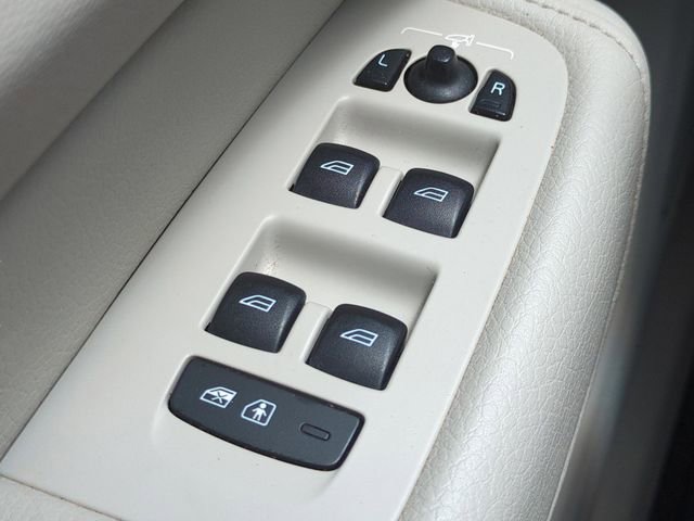 Used 2020 Volvo XC60 T5 Momentum w/ Protection Package Premier image 21