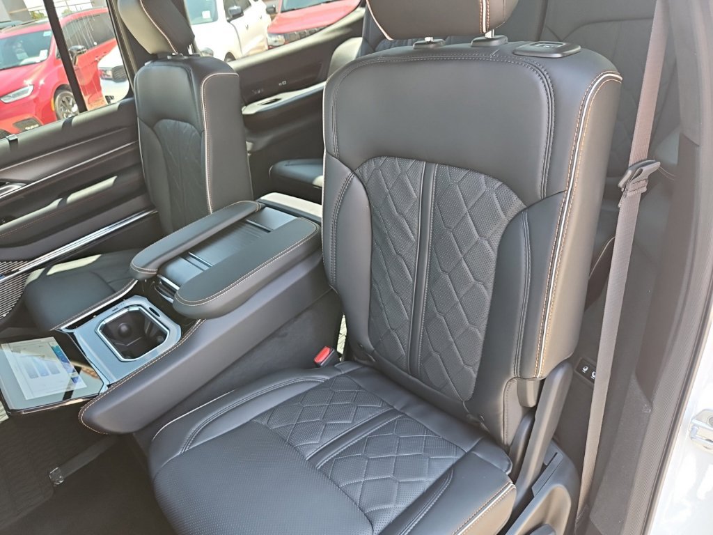 New 2026 Jeep Grand Wagoneer Summit AWD/4WD image 20