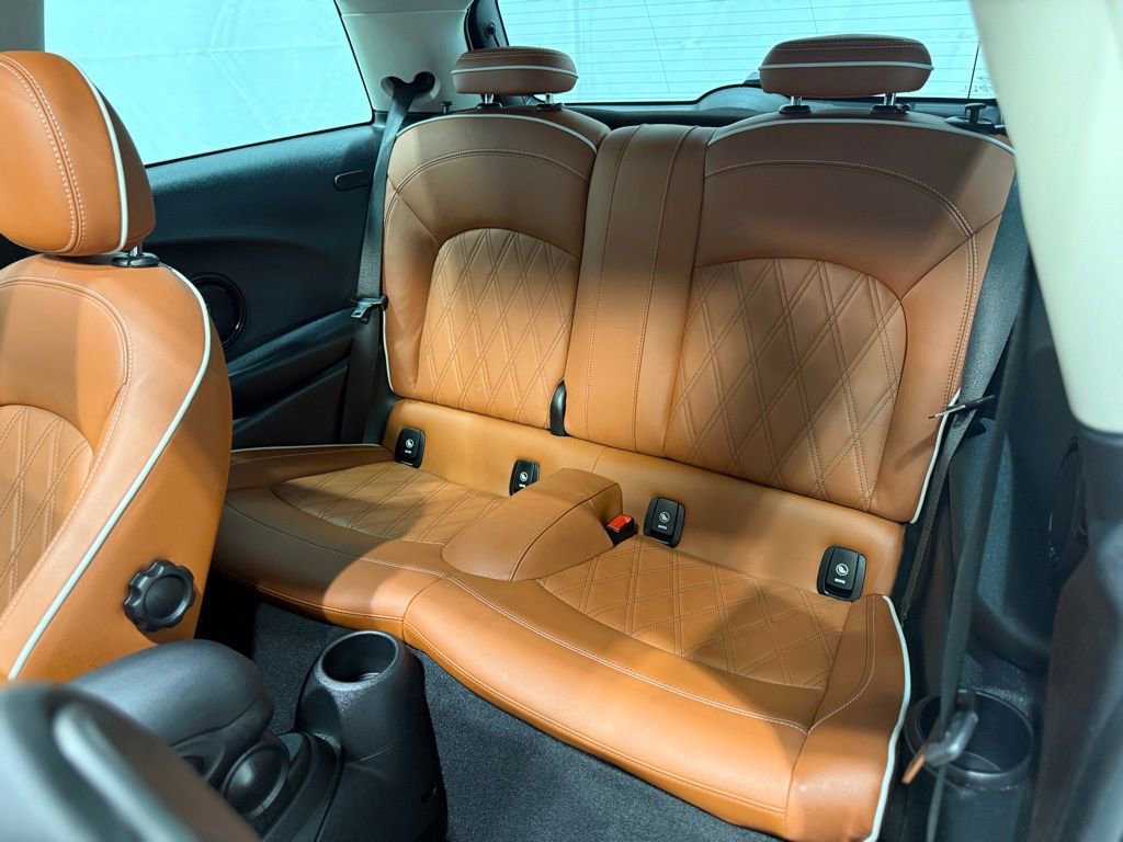 Used 2024 MINI Cooper SE w/ Signature Upholstery Package image 14