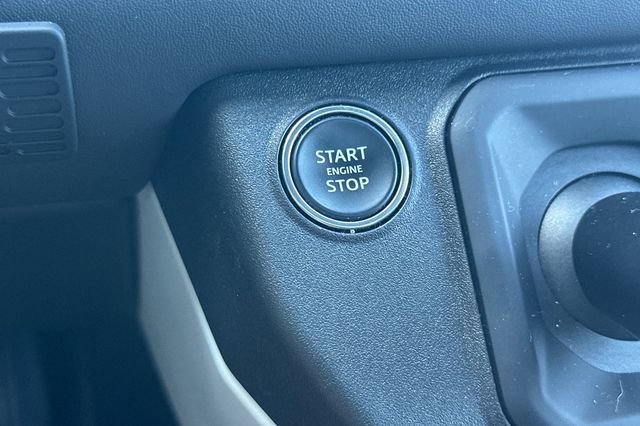 Used 2023 Land Rover Defender 130 SE image 21