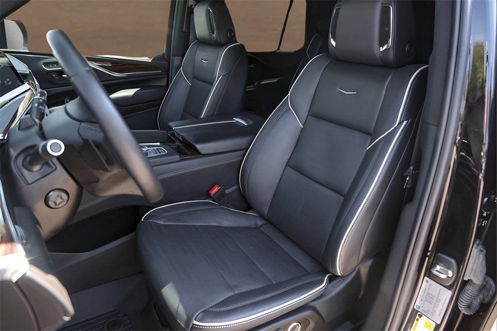 Certified 2024 Cadillac Escalade Premium Luxury w/ Performance Package image 7