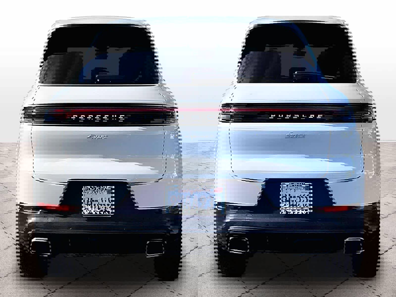 Used 2024 Porsche Cayenne AWD/4WD image 6