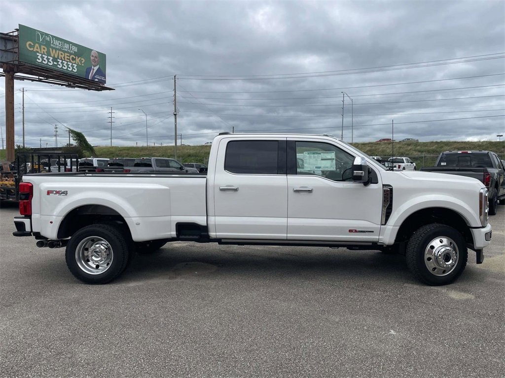 New 2026 Ford F450 Platinum w/ Platinum Plus Package image 2