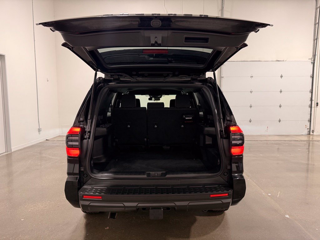 Used 2025 Toyota 4Runner SR5 AWD/4WD image 9