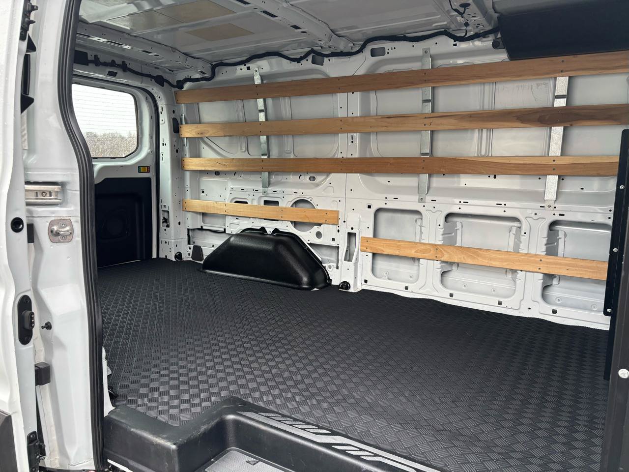 Used 2024 Ford Transit 250 Low Roof w/ Exterior Upgrade Package RWD image 18