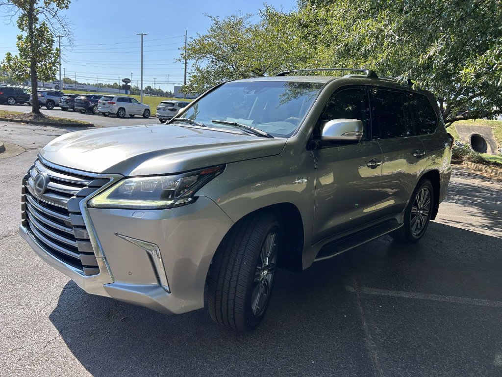 Used 2017 Lexus LX 570 4WD w/ Luxury Package image 5