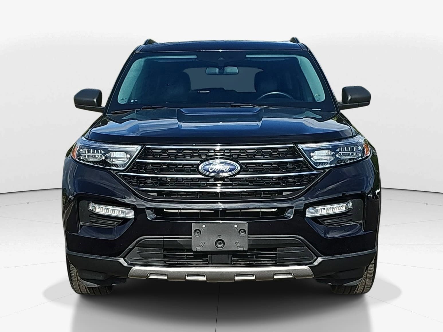 Used 2021 Ford Explorer XLT w/ Equipment Group 202A AWD/4WD image 8