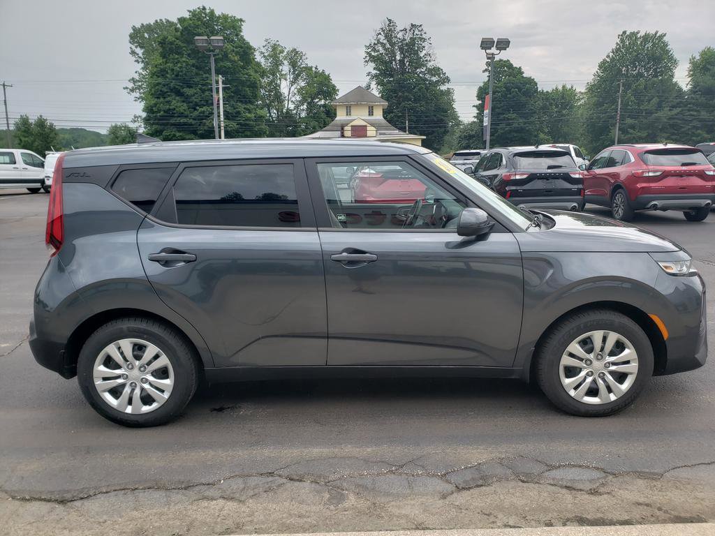 Used 2020 Kia Soul LX image 11