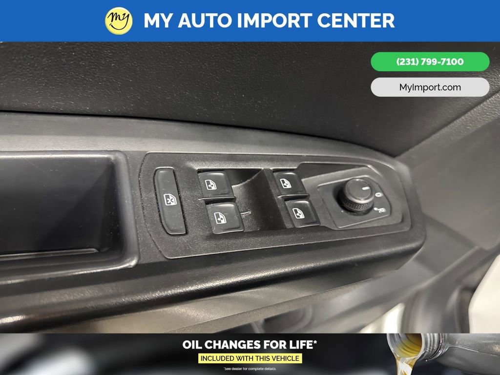 Used 2020 Volkswagen Atlas Cross Sport SE w/ Towing Package image 11