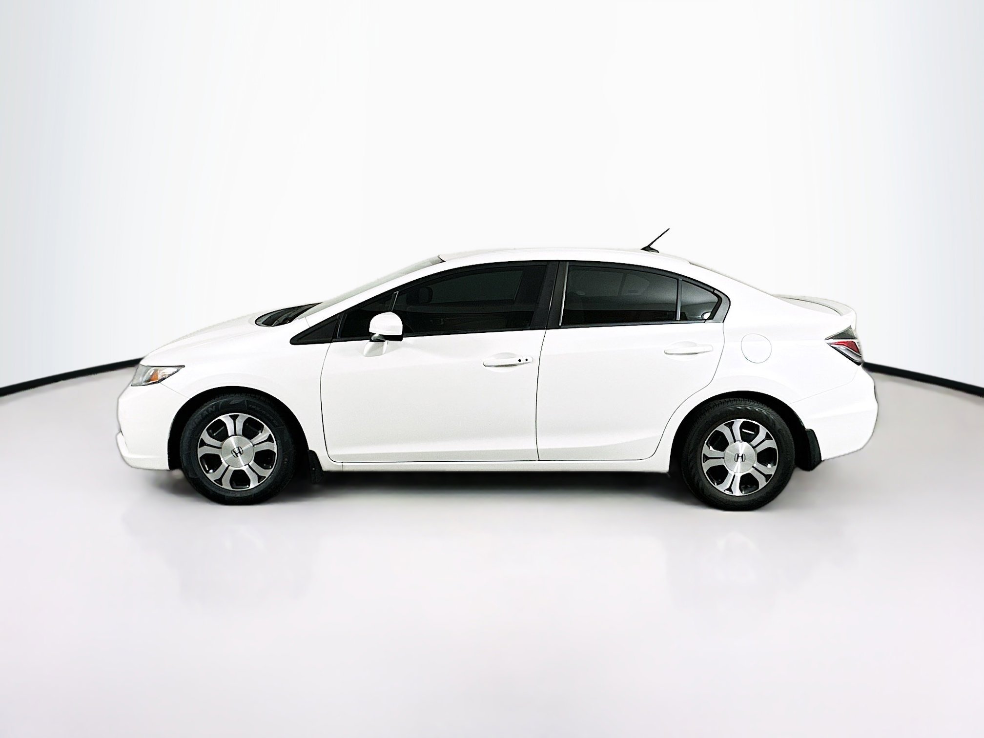 Used 2015 Honda Civic Hybrid Sedan image 4