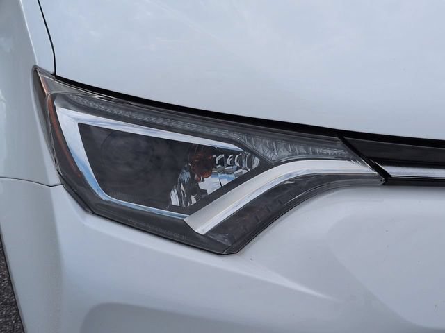 Used 2017 Toyota RAV4 LE w/ Carpet Mat Package AWD/4WD image 10