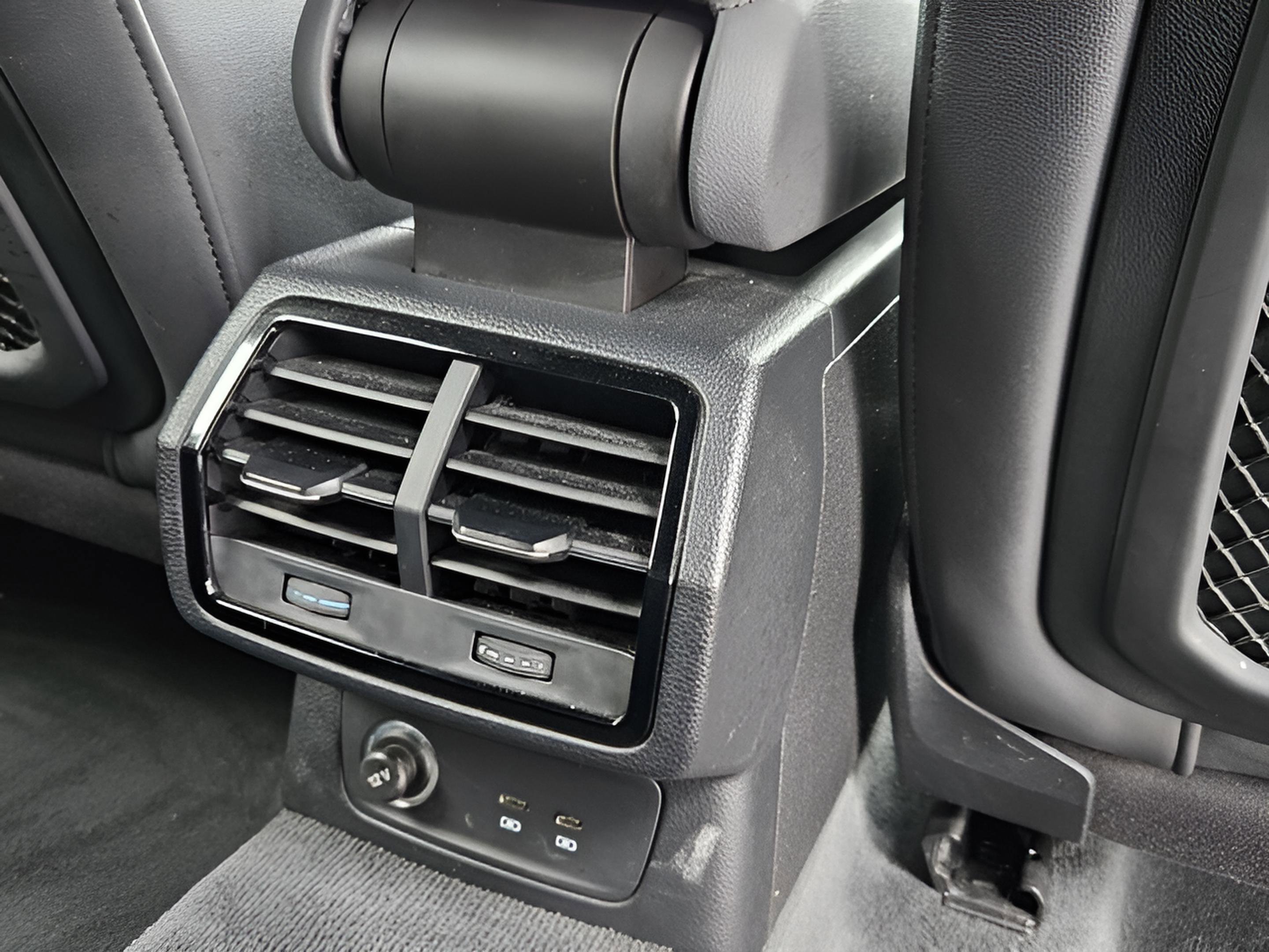 Used 2020 Audi Q3 2.0T Premium w/ Convenience Package image 13