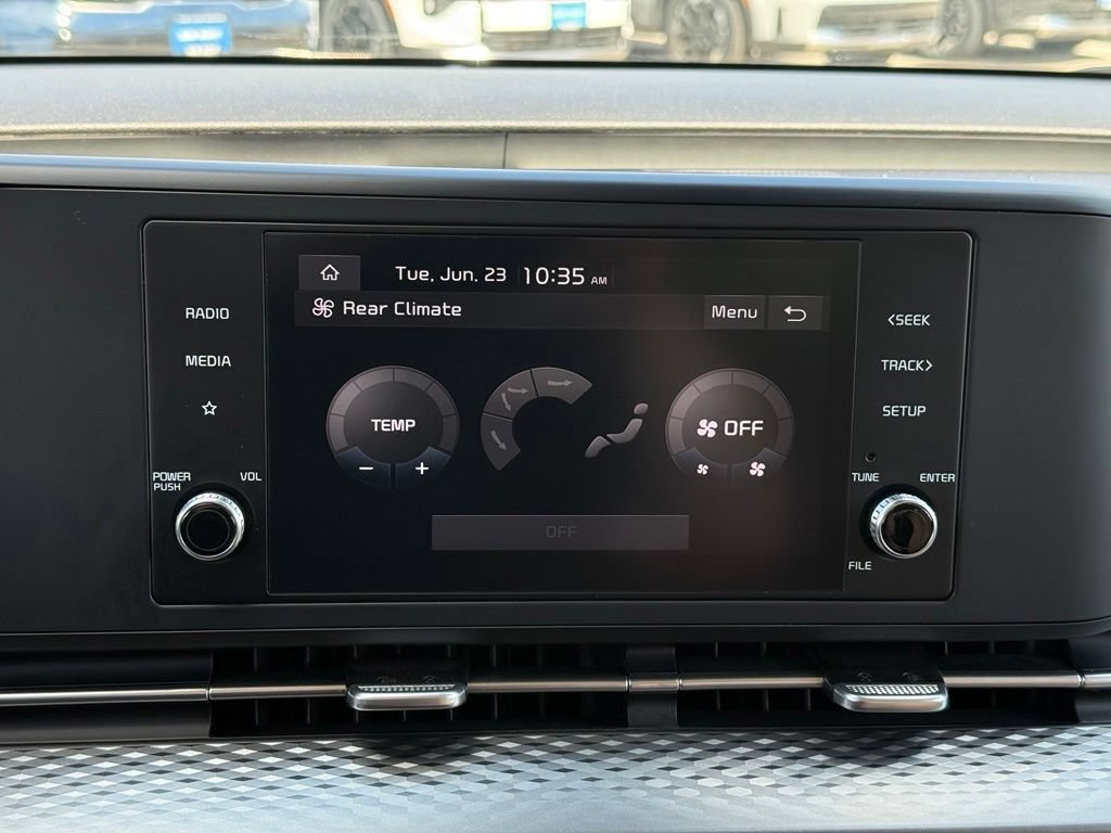 Used 2024 Kia Carnival LX FWD image 42