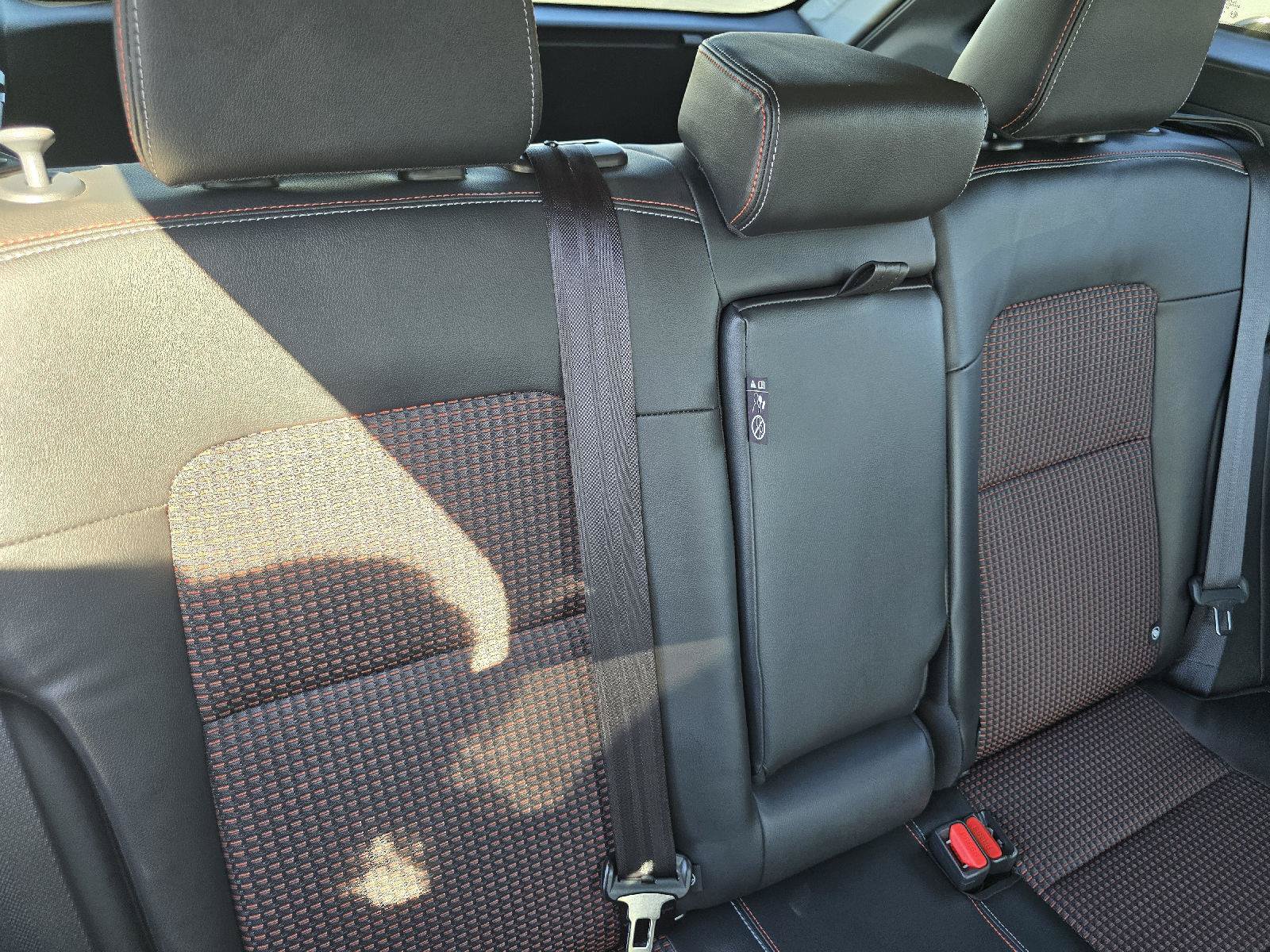 Used 2025 Nissan Kicks SR FWD image 13