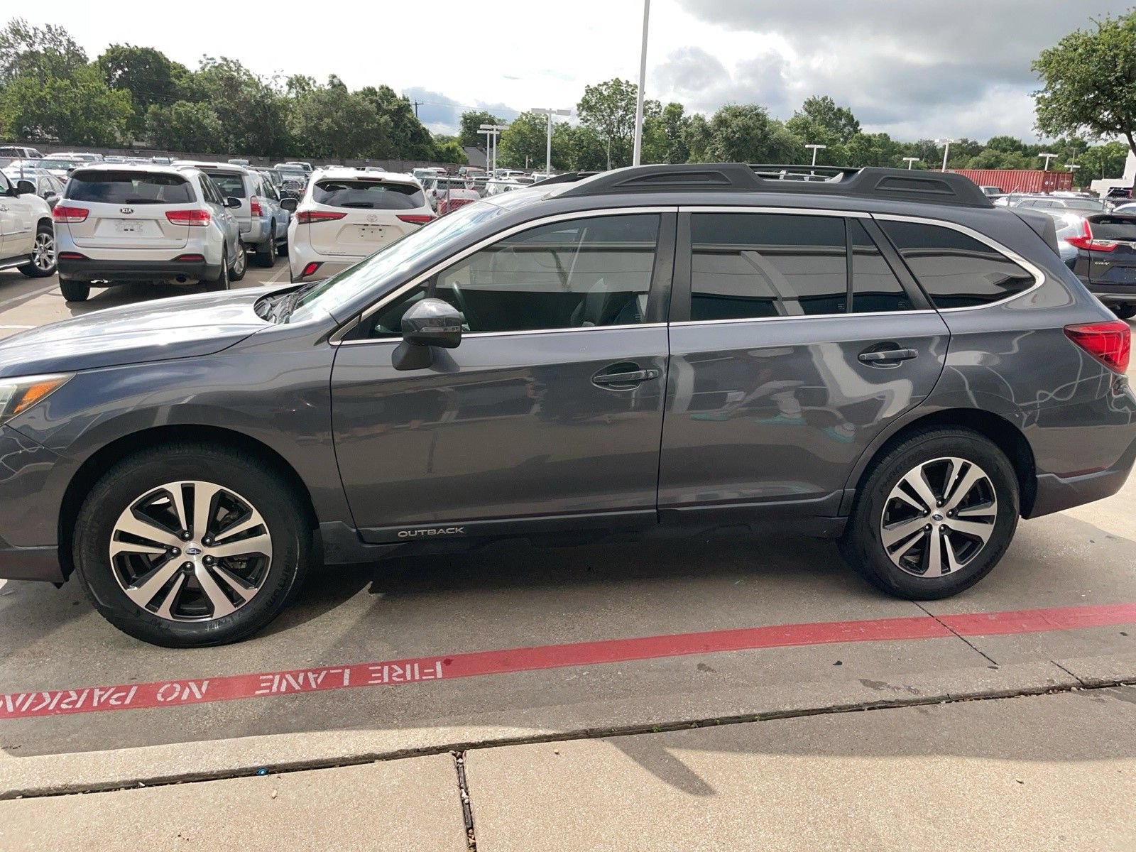 Used 2019 Subaru Outback 3.6R Limited AWD/4WD image 5