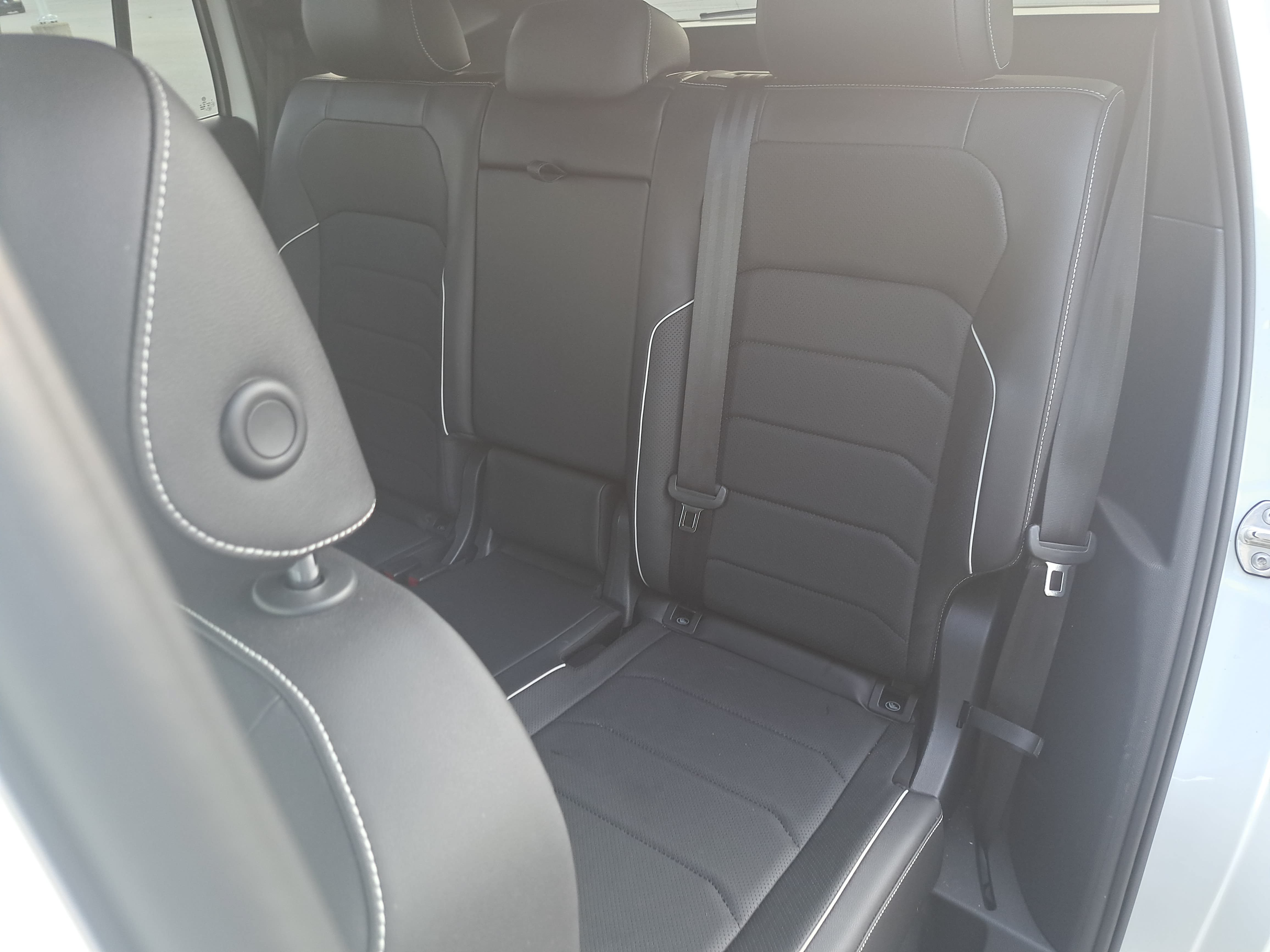 Certified 2023 Volkswagen Tiguan SEL R-Line AWD/4WD image 15