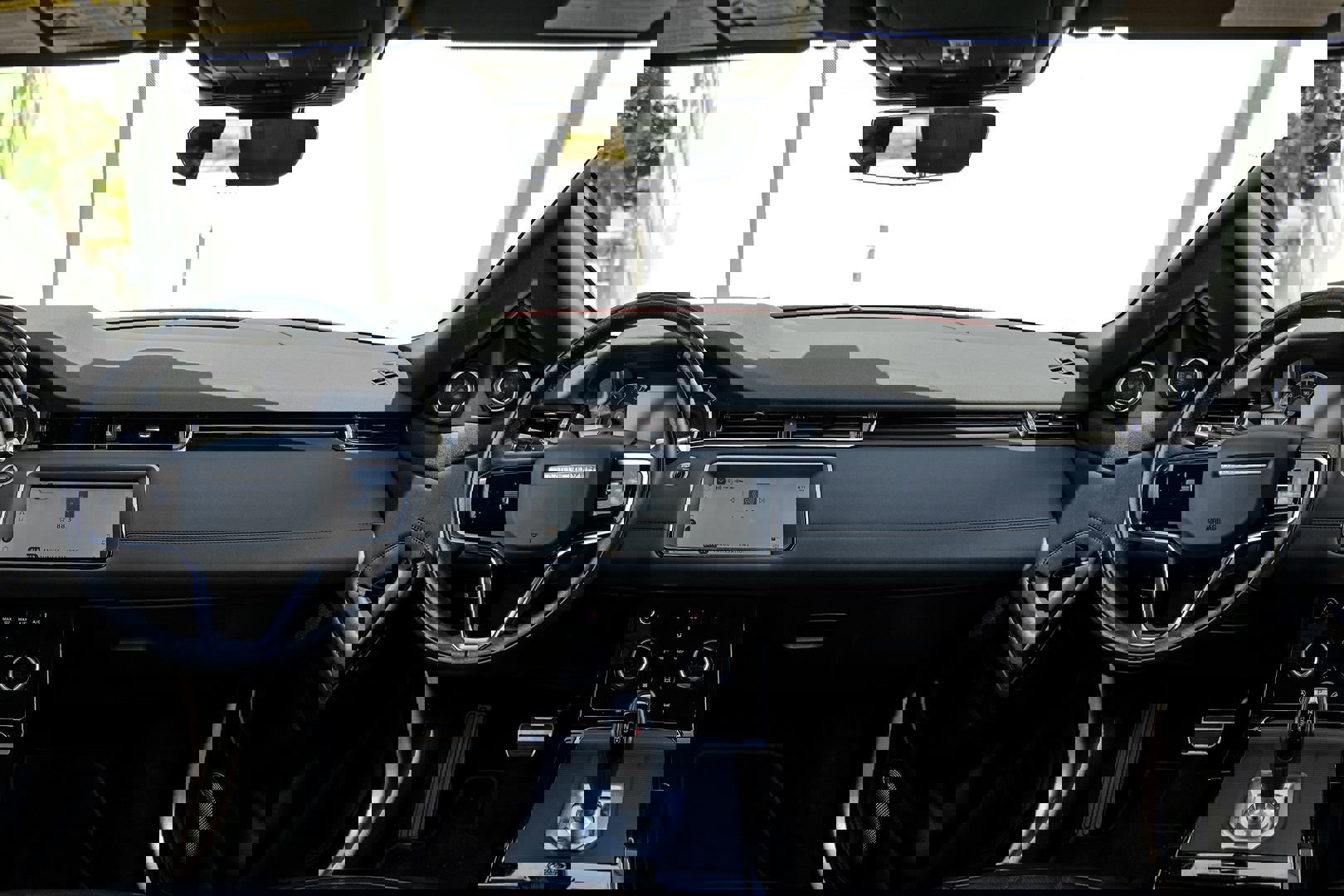 Used 2021 Land Rover Range Rover Evoque R-Dynamic S image 10