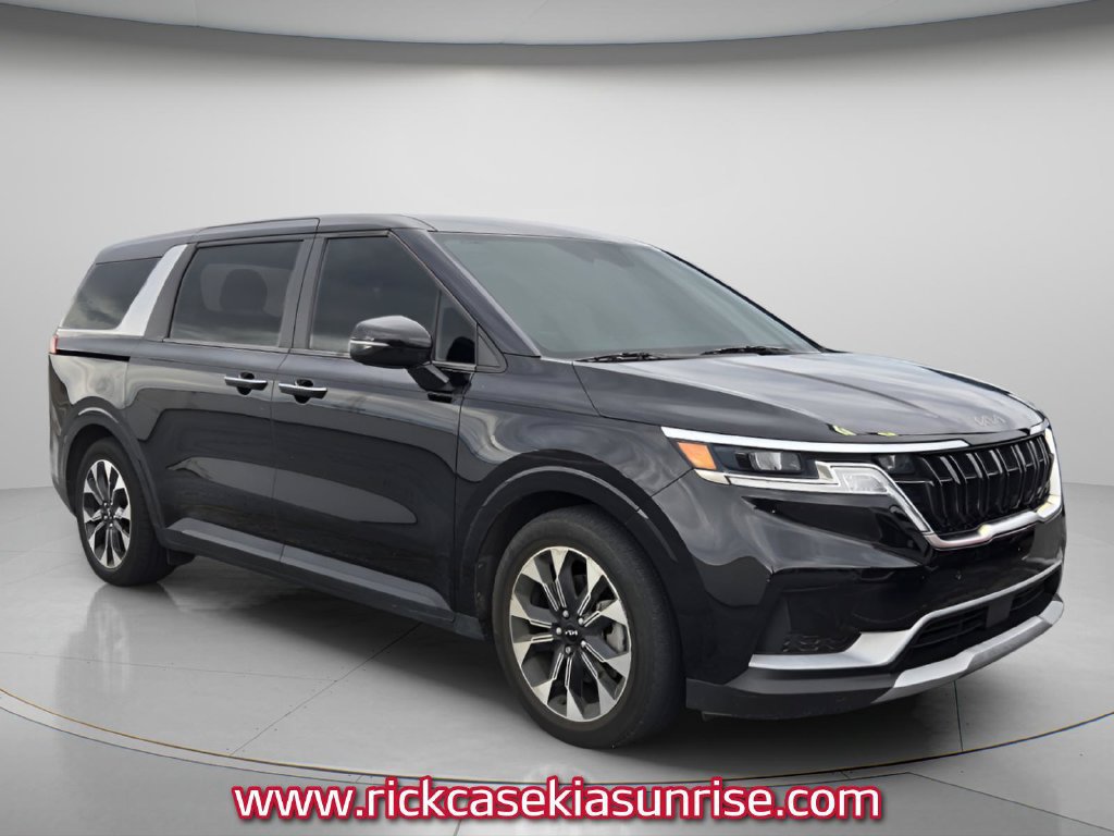 Used 2024 Kia Carnival EX FWD image 4