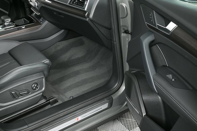New 2025 Audi Q5 2.0T Premium Plus image 26