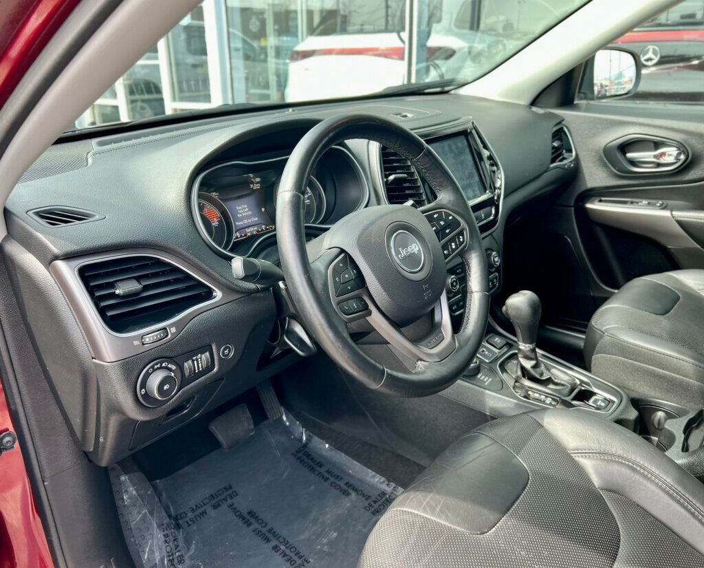 Used 2019 Jeep Cherokee Limited w/ Technology Group image 13