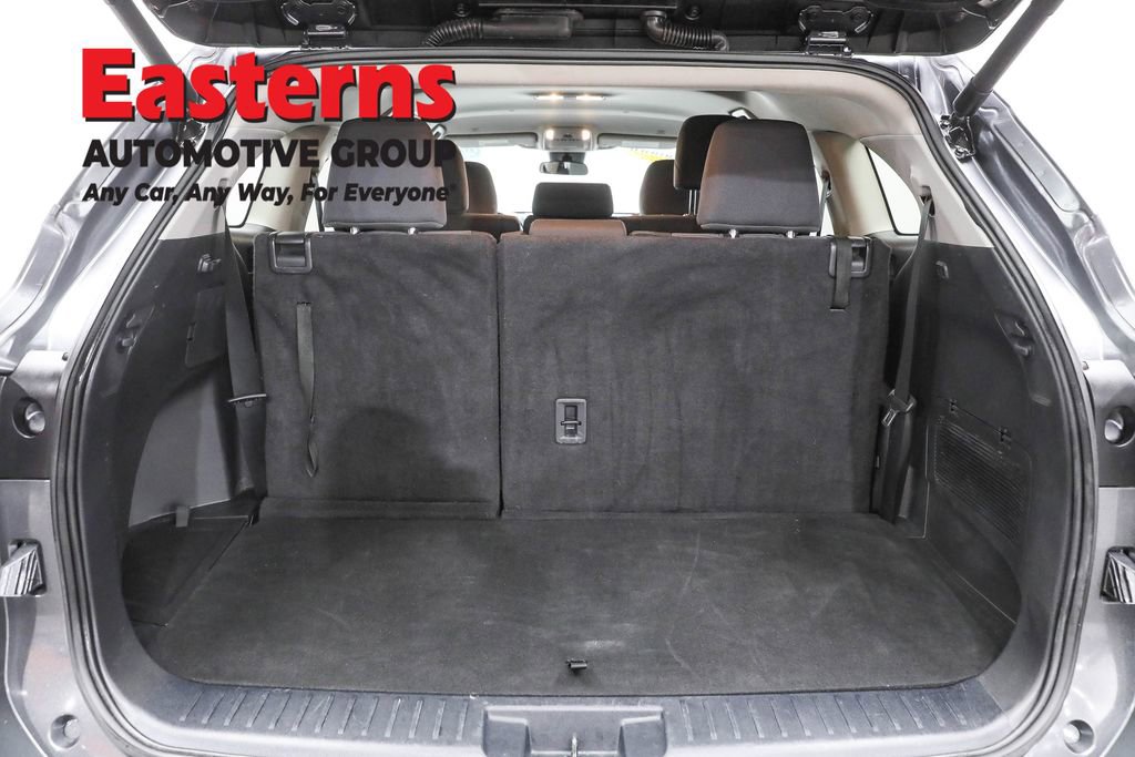 Used 2024 Toyota Highlander LE image 9